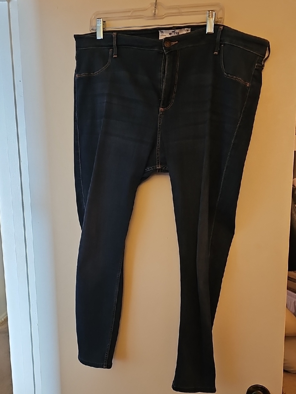 Hollister Women's Skinny Jeans in Deep Black Wash